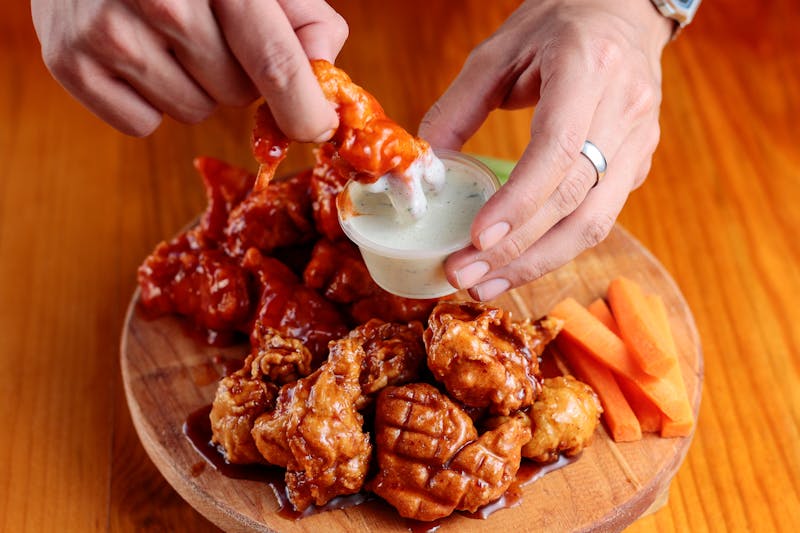 Buffalo Classic Wings with tangy sauce